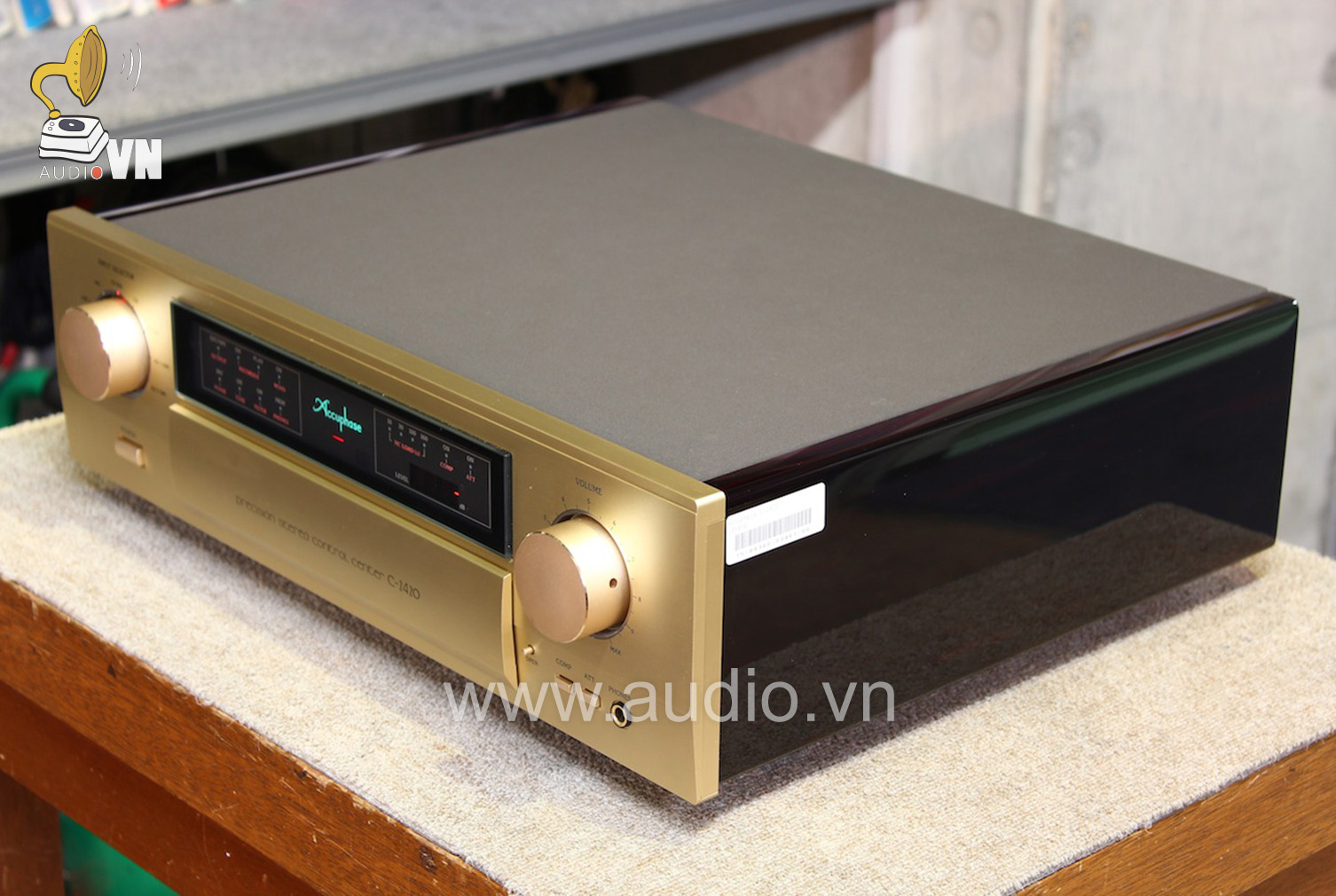 Accuphase-C-2420 (4)