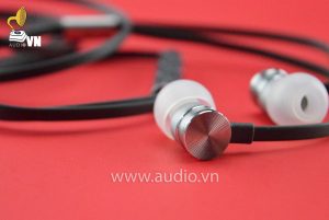 Master & Dynamic ME01