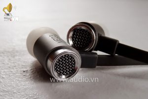 Master & Dynamic ME03