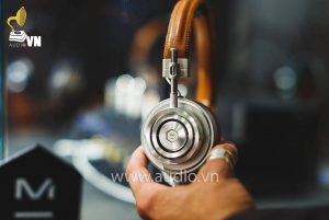 Master & Dynamic MH30