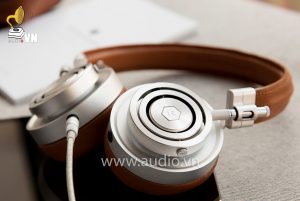 Master & Dynamic MH30