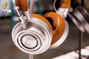 Master & Dynamic MH30