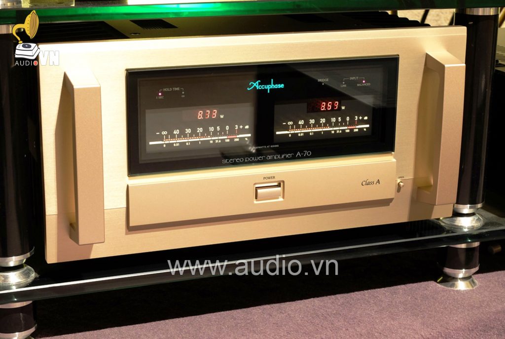 accuphase a70