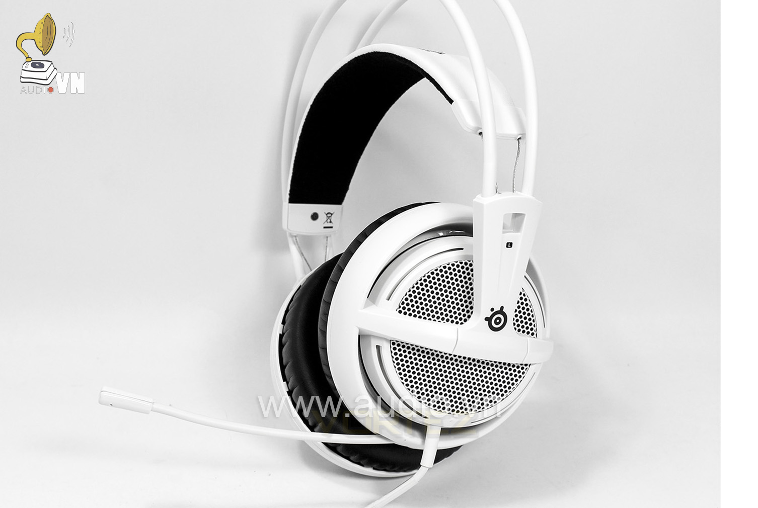 White siberia 2000w. Наушники СТИЛСЕРИЕС Сиберия 200. Steelseries Siberia 200 White. Steelseries Siberia v200. Наушники Steelseries Siberia.